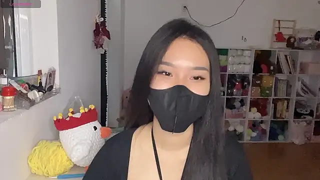 Snapshot of Tieu-May chatting on 03/05/26, 08:10 Tieu-May online show from 03/05/26, 08:10