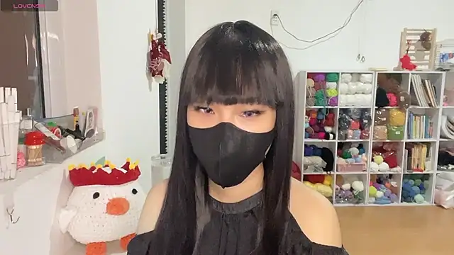 Snapshot of Tieu-May chatting on 03/06/26, 08:55 Tieu-May online show from 03/06/26, 08:55