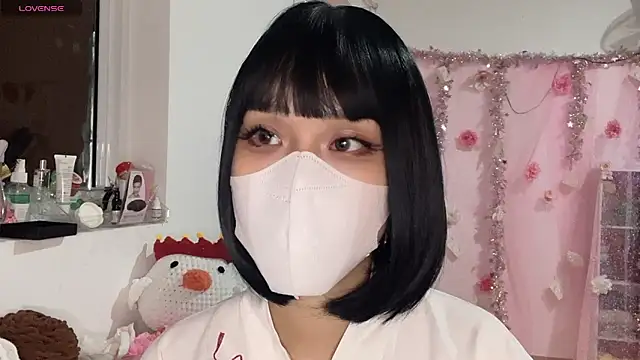 Snapshot of Tieu-May chatting on 03/15/26, 07:47 Tieu-May online show from 03/15/26, 07:47