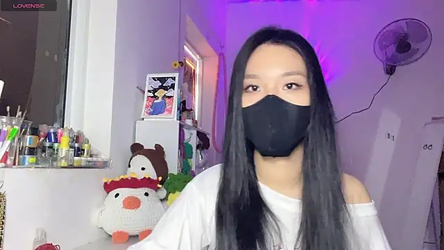 Tieu-May online show from 04/24/26, 09:23