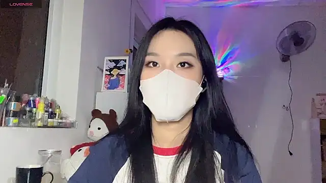 Tieu-May online show from 04/26/26, 08:50