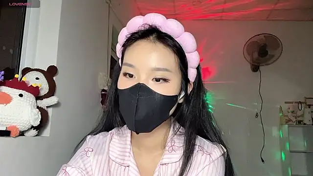 Tieu-May online show from 05/12/26, 09:12