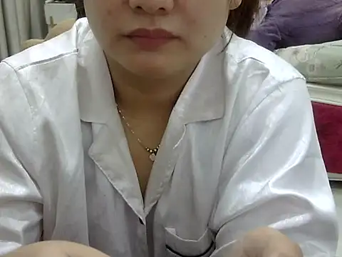 Snapshot of Sarah_no_land chatting on 04/19/26, 05:07 Sarah no land online show from 04/19/26, 05:07