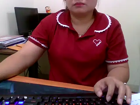 Snapshot of Sarah_no_land chatting on 05/12/26, 03:14 Sarah no land online show from 05/12/26, 03:14