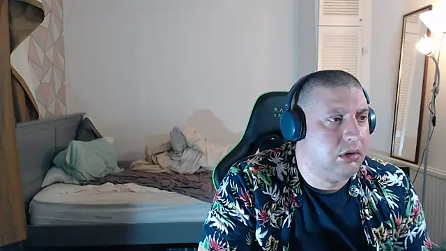 Snapshot of thetalldude265 chatting on 01/14/26, 03:45 thetalldude265 online show from 01/14/26, 03:45