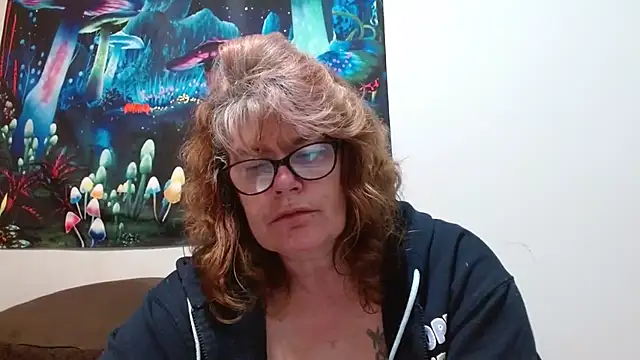 Snapshot of ladylavende3 chatting on 02/18/26, 05:36 ladylavende3 online show from 02/18/26, 05:36