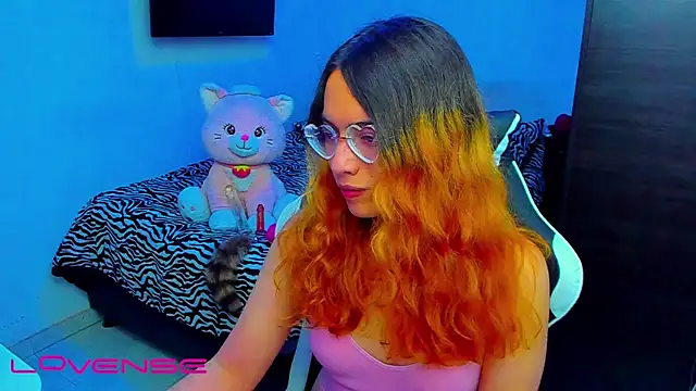 lillykittyyy online show from 04/30/26, 03:35