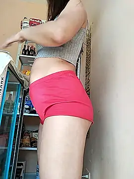 Snapshot of Lara_queenxxx chatting on 01/18/26, 06:23 Lara queenxxx online show from 01/18/26, 06:23