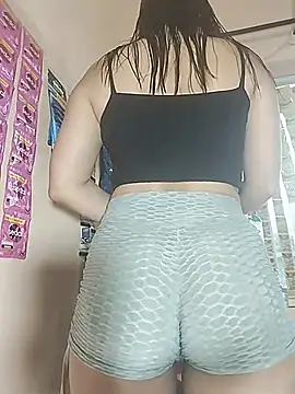 Snapshot of Lara_queenxxx chatting on 03/16/26, 11:36 Lara queenxxx online show from 03/16/26, 11:36