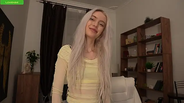 KristalCrowner online show from 05/07/26, 07:08