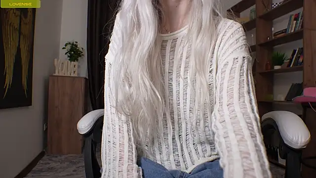 KristalCrowner online show from 05/15/26, 07:54