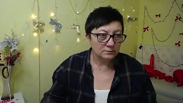 Snapshot of EmilyL0ve chatting on 01/18/26, 06:01 EmilyL0ve online show from 01/18/26, 06:01