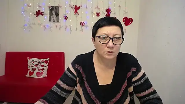 Snapshot of EmilyL0ve chatting on 02/09/26, 06:23 EmilyL0ve online show from 02/09/26, 06:23