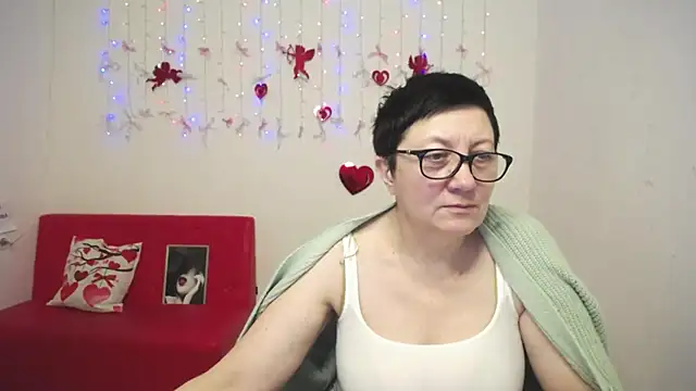 Snapshot of EmilyL0ve chatting on 02/15/26, 06:15 EmilyL0ve online show from 02/15/26, 06:15