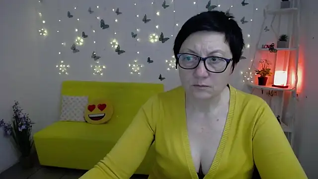 EmilyL0ve online show from 04/16/26, 09:39