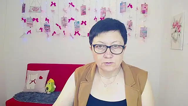 EmilyL0ve online show from 05/08/26, 05:13