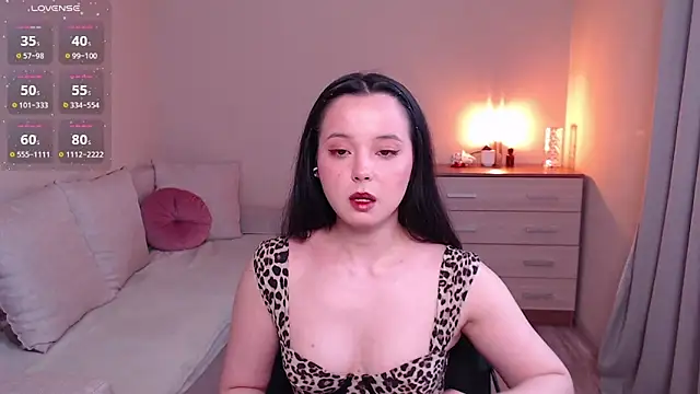 lia hetty online show from 04/15/26, 03:30