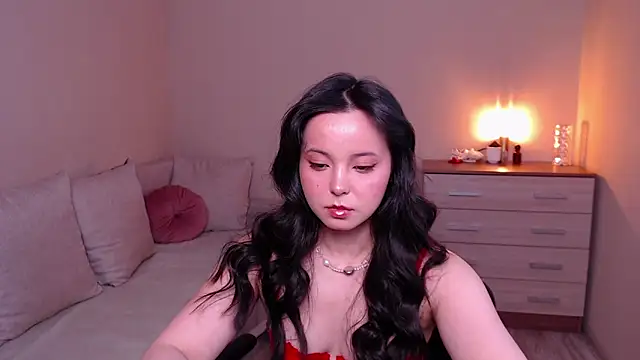 lia hetty online show from 04/28/26, 02:00