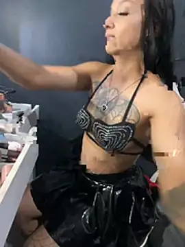 Snapshot of HyaraMoon chatting on 01/18/26, 03:32 HyaraMoon online show from 01/18/26, 03:32