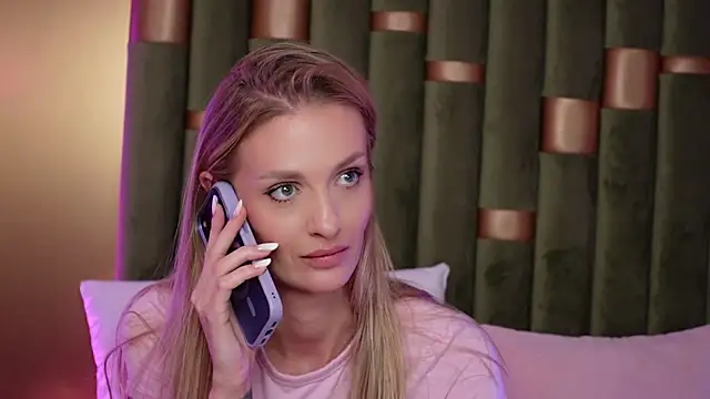Snapshot of AmeliaAngel chatting on 01/05/26, 05:27 AmeliaAngel online show from 01/05/26, 05:27