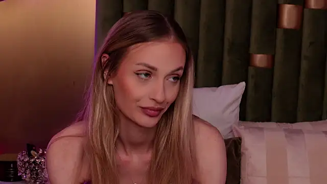Snapshot of AmeliaAngel chatting on 04/24/26, 07:00 AmeliaAngel online show from 04/24/26, 07:00
