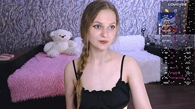 Snapshot of Chloe_muar chatting on 03/20/26, 04:01 Chloe muar online show from 03/20/26, 04:01