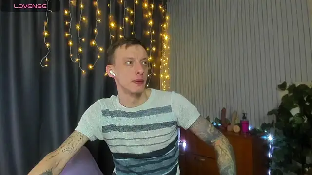 Snapshot of Jamie_Inked chatting on 02/02/26, 07:56 Jamie Inked online show from 02/02/26, 07:56