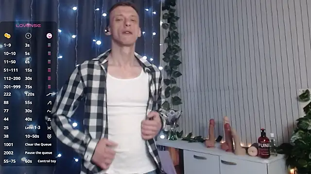 Snapshot of Jamie_Inked chatting on 03/29/26, 06:35 Jamie Inked online show from 03/29/26, 06:35