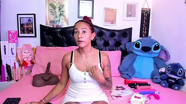 ValeryPettry 11 online show from 06/12/26, 03:38