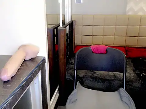 Snapshot of BEYBIDOMME chatting on 03/18/26, 02:04 BEYBIDOMME online show from 03/18/26, 02:04