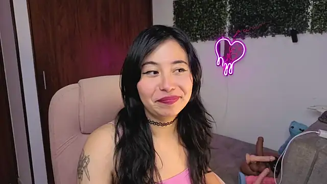LolaOpalX online show from 05/13/26, 12:19