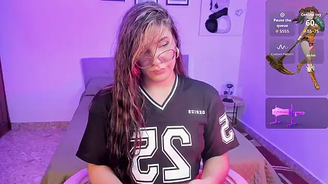 Snapshot of Valen_with_pussy chatting on 03/14/26, 09:09 Valen with pussy online show from 03/14/26, 09:09