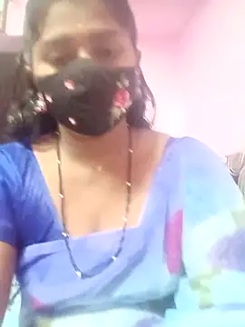 Snapshot of Tamil_Hot_Anu chatting on 01/19/26, 01:04 Tamil Hot Anu online show from 01/19/26, 01:04