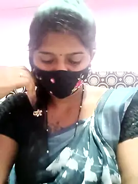 Snapshot of Tamil_Hot_Anu chatting on 04/28/26, 12:42 Tamil Hot Anu online show from 04/28/26, 12:42