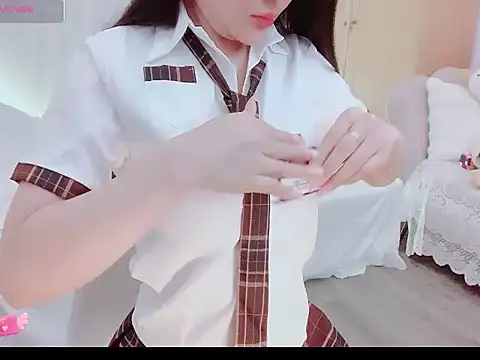 Junnatalie   online show from 04/28/26, 05:45