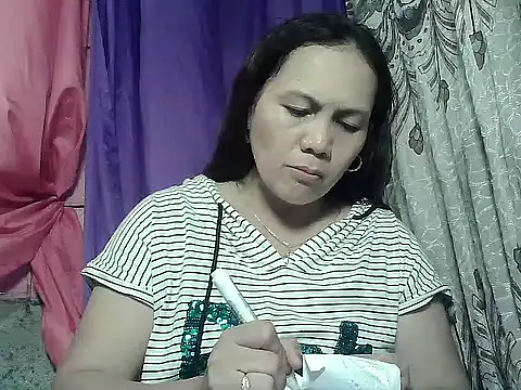 Snapshot of prettymomma24xx chatting on 05/09/26, 09:58 prettymomma24xx online show from 05/09/26, 09:58