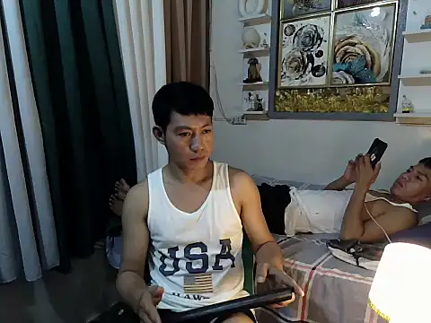 Snapshot of xfuckerboyx chatting on 08/04/26, 03:32 xfuckerboyx online show from 08/04/26, 03:32
