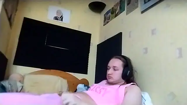 Snapshot of julialafemboy59 chatting on 02/05/26, 02:43 julialafemboy59 online show from 02/05/26, 02:43