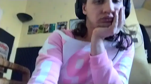 Snapshot of julialafemboy59 chatting on 03/21/26, 01:37 julialafemboy59 online show from 03/21/26, 01:37