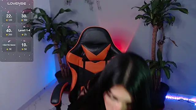 Snapshot of Lovely_bella_ chatting on 03/04/26, 07:47 Lovely bella online show from 03/04/26, 07:47