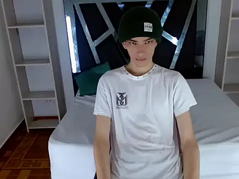 sora jun online show from 04/28/26, 12:43