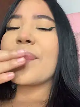 Snapshot of DulcePiink chatting on 02/14/26, 07:54 DulcePiink online show from 02/14/26, 07:54