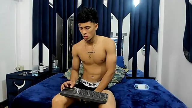 aishaxht online show from 05/13/26, 08:38