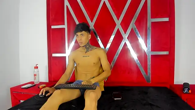 aishaxht online show from 06/15/26, 02:58
