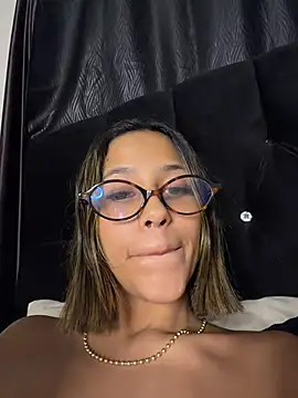 vicky bass  online show from 06/19/26, 03:00