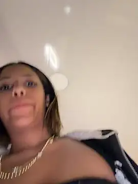 vicky bass  online show from 06/24/26, 01:48