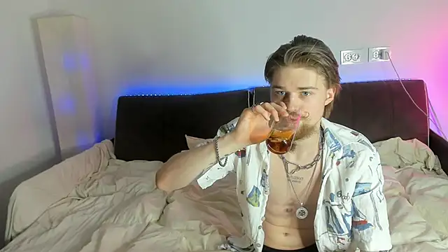 Snapshot of Lev_Miller chatting on 02/26/26, 03:55 Lev Miller online show from 02/26/26, 03:55