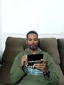 Snapshot of moreno_alpha_br chatting on 06/14/26, 03:58 moreno alpha br online show from 06/14/26, 03:58