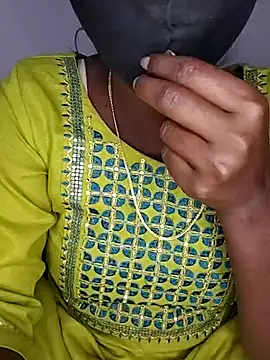 Snapshot of PRAPTITELUGU chatting on 01/09/26, 07:22 PRAPTITELUGU online show from 01/09/26, 07:22