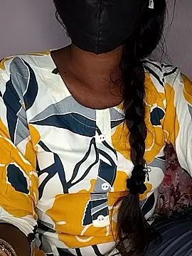 Snapshot of PRAPTITELUGU chatting on 01/14/26, 07:36 PRAPTITELUGU online show from 01/14/26, 07:36